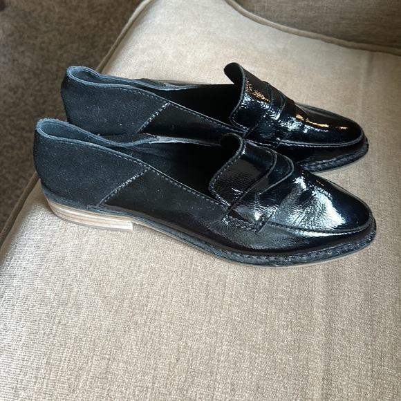 New and never worn Kelci Dagger loafers - Picture 2 of 9